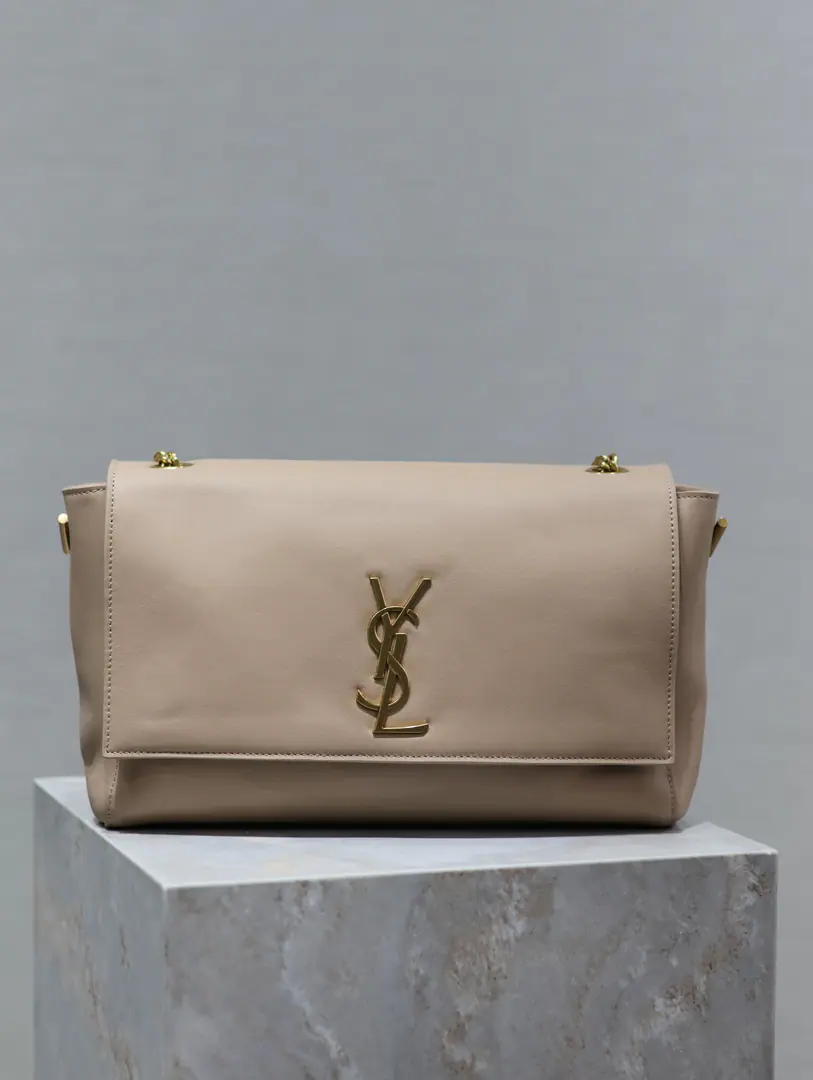 【Bean sand.】 𝐊𝐚𝐭𝐞_Counter-dual, leather.&Skin Buying one bag is like owning two bags., Big deal._The Eternal Classic.kate, Don't worry about it. It's going to be obsolete., It's a style that can be used every quarter of the year., Spring and summer with a smooth skin., For the fall and winter, for the skin.！The chains can be broken.！ Model: 553804 Dimensions: 28.5x20x6cm
