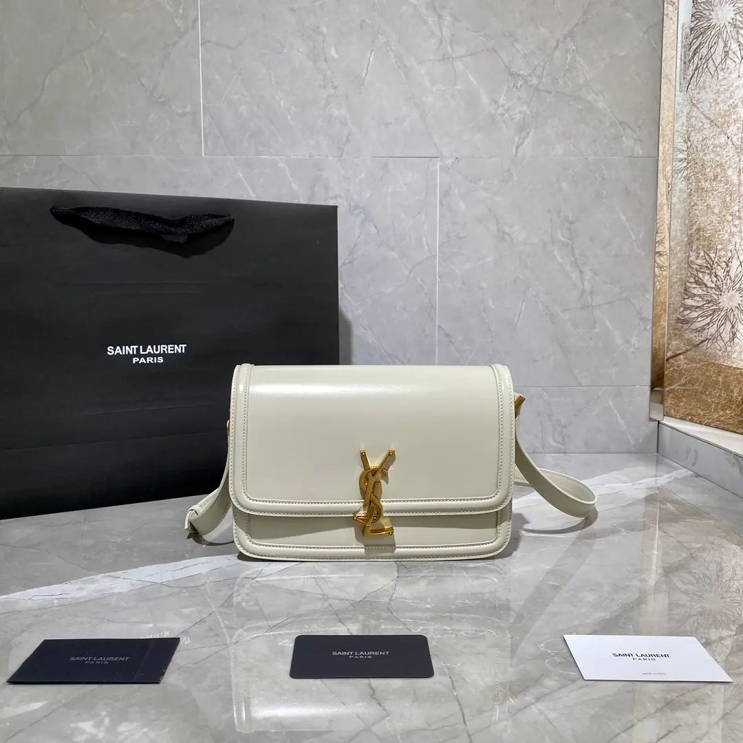 【𝑺𝑶𝑳𝑭𝑬𝑹𝑰𝑵𝑶 𝑩𝑶𝑿 】 2020 IT BAG_It's gonna be a big deal., The whole fashion circle was taken before the market., Nostalgia left bank., Inspired by the name of the left bank of Paris.Rue De SolferinoAs a name！The package is with the original toothpick.BoxBullskins., The tenderness of the hand and skin is very good.！Three layers of organ separation., It's easy to accommodate everyday requirements., Newly designed.“L”Letters on the lower and upper side of the button, To completely reverse your knowledge of the buttons., I can't help but wonder., I can open the bag like this., It's not funny.！ Model: 634305 Dimensions: 23x16x6cm