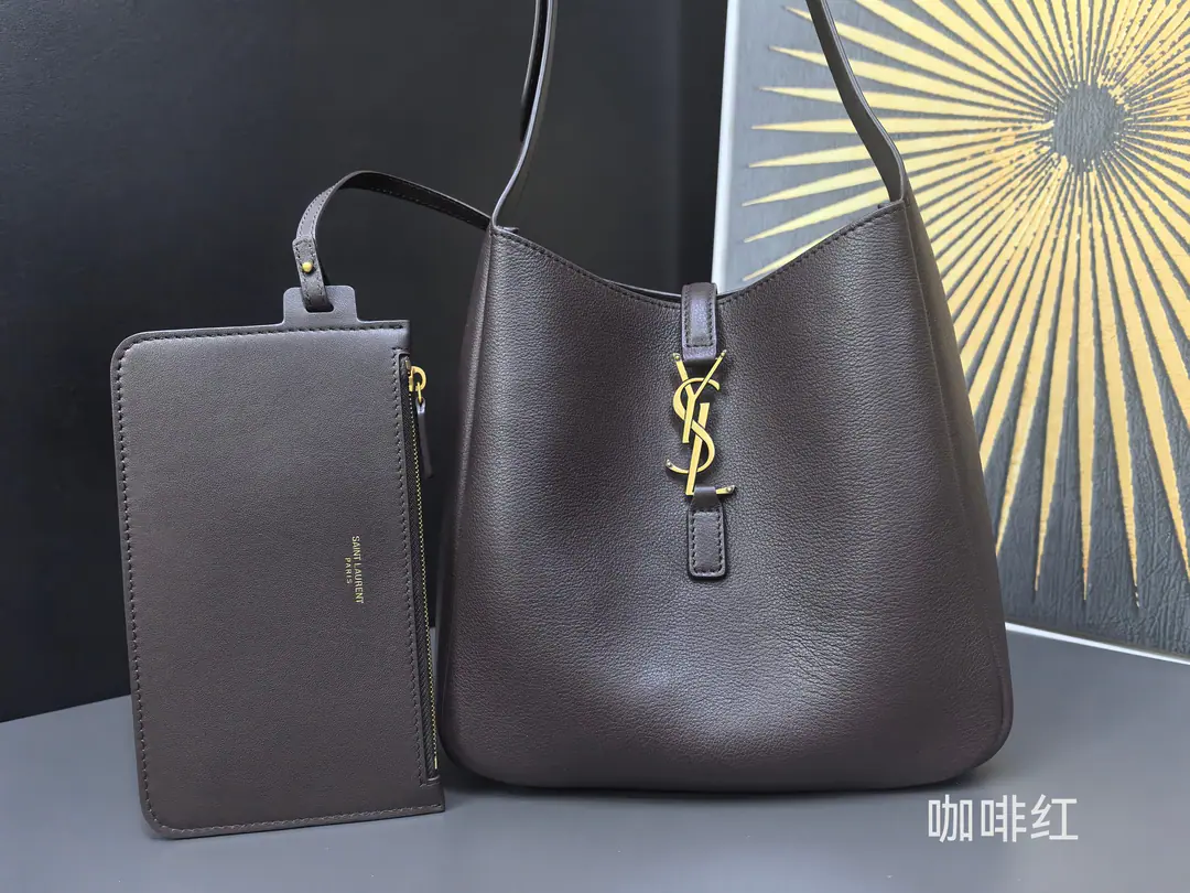 🆕New Upgrade👍With a bag.▪️ROSE▪️Autumn and winter money., Korean star.Hobo!!This year, the fire went off to the explosion.YI'm late but I'm late.！！It's a simple wrap., Stereo, It looks tough but not too tough.. Add branded and brand-marked plug-buttons, The whole is a classic graceful thing., And a modern, modern, unique quality.👑 Model: 850533 Dimensions: 24x24x10cm