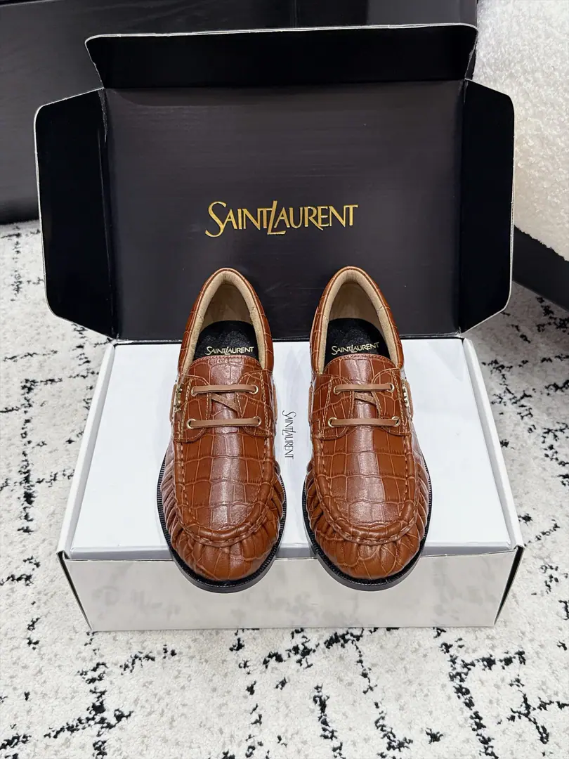 Men Saint LaurentSaint Roland. 26/ New morning and autumn, I'm going to be a big fan of the Bean-Fook shoes. Saint Roland.YSLLeFou Doudous Shoes, Continue brand French style. The details of the wrinkles are fine.. - Oh, Pete., The ploughed cattle skin is optional., The soles of the flat and comfortable shoes., It's a combination of face and reality., Suitable suit., Tsk., Half skirt., Unlock the locks and put them on.. ✔️Fabulous.: Shea skin grinding sands./Counter-featur. ✔️Uchi.: Lamb skin. ✔️Otsumi!: Original Open Template Custom Bottom ✔️Size: 34-47（Women34 41 42 43 Men38 45 46 47Do it.）