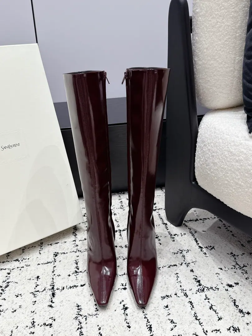 Saint Lauren* 26/ The new early autumn. Pointy and boots. YSLClassic high-head boots., My sister is a war boot.✨Slash-pointed stretching of legs, Xiao Gao and his own strong air field, It's a good light., Trailer-tempered leg-style., No leg muscles., The side zipper is out of the question., The coat., A leather coat., You know, a suit and a dress and a movie filter., All the commuting dinners.holdStay., It's the big lady.. ✔️Fabulous.: Bullskins. ✔️Uchi.: Bullskins. ✔️Otsumi!: Italian imports are so thick. ✔️He's tall.: 10.5cm ✔️Size: 35-42（40 41 42Do it.）