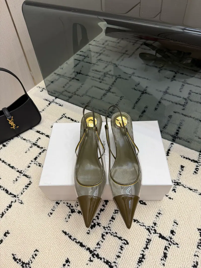 Top QualitySaint Laurent / Saint Roland.LeeYSLThe beauty of my sister is San Roland, the human being. RoseThe same heels and sandal slippers are well-modified., Luxury metal chains These years...SLPIt's the high heels that get to understand the embarrassing impression of women who have gone to the market.ysl- A beautiful sandal slipper. Shoe.: - The paint film. Shoes under the sole.: That's a big one. Size: 35-42(40-42Customize or not change)