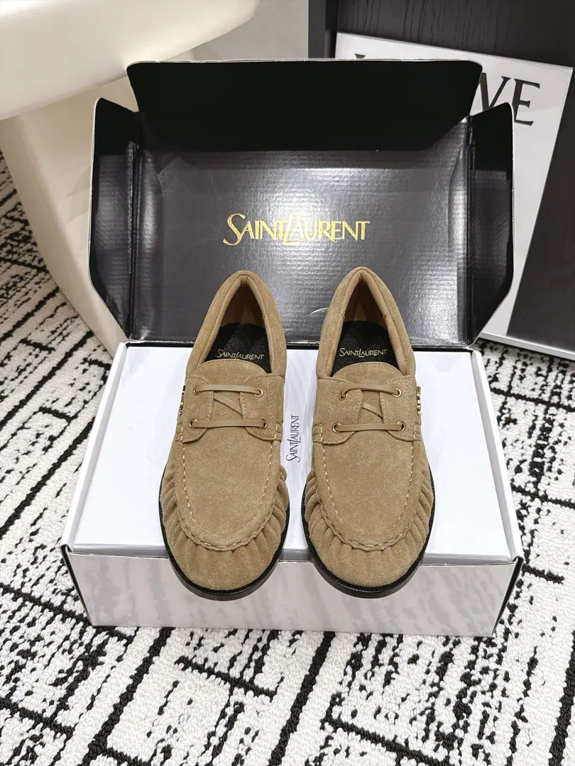 Requisition level Men Saint LaurentSaint Roland. 26/ New morning and autumn, I'm going to be a big fan of the Bean-Fook shoes. Saint Roland.YSLLeFou Doudous Shoes, Continue brand French style. The details of the wrinkles are fine.. - Oh, Pete., The ploughed cattle skin is optional., The soles of the flat and comfortable shoes., It's a combination of face and reality., Suitable suit., Tsk., Half skirt., Unlock the locks and put them on.. Fabulous.: Shea skin grinding sands./Counter-featur. Uchi.: Lamb skin. Otsumi!: Original Open Template Custom Bottom Size: 34-47（Women34 41 42 43 Men38 45 46 47Do it.）