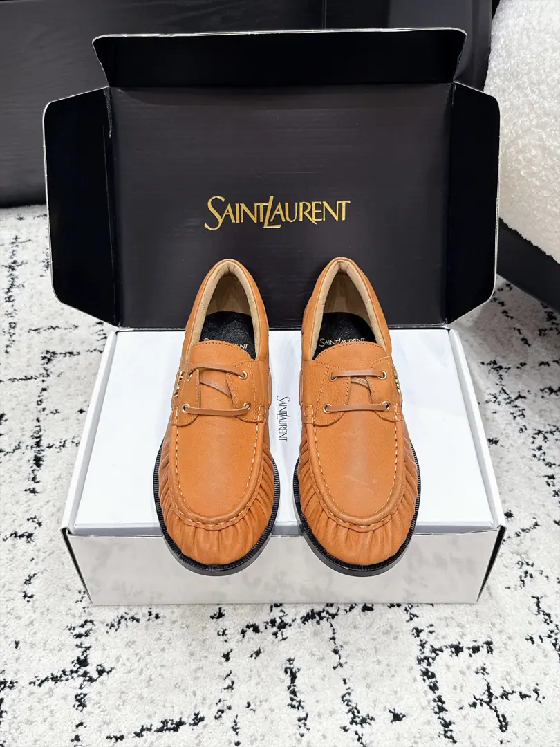 Men Saint LaurentSaint Roland. 26/ New morning and autumn, I'm going to be a big fan of the Bean-Fook shoes. Saint Roland.YSLLeFou Doudous Shoes, Continue brand French style. The details of the wrinkles are fine.. - Oh, Pete., The ploughed cattle skin is optional., The soles of the flat and comfortable shoes., It's a combination of face and reality., Suitable suit., Tsk., Half skirt., Unlock the locks and put them on.. ✔️Fabulous.: Shea skin grinding sands./Counter-featur. ✔️Uchi.: Lamb skin. ✔️Otsumi!: Original Open Template Custom Bottom ✔️Size: 34-47（Women34 41 42 43 Men38 45 46 47Do it.）