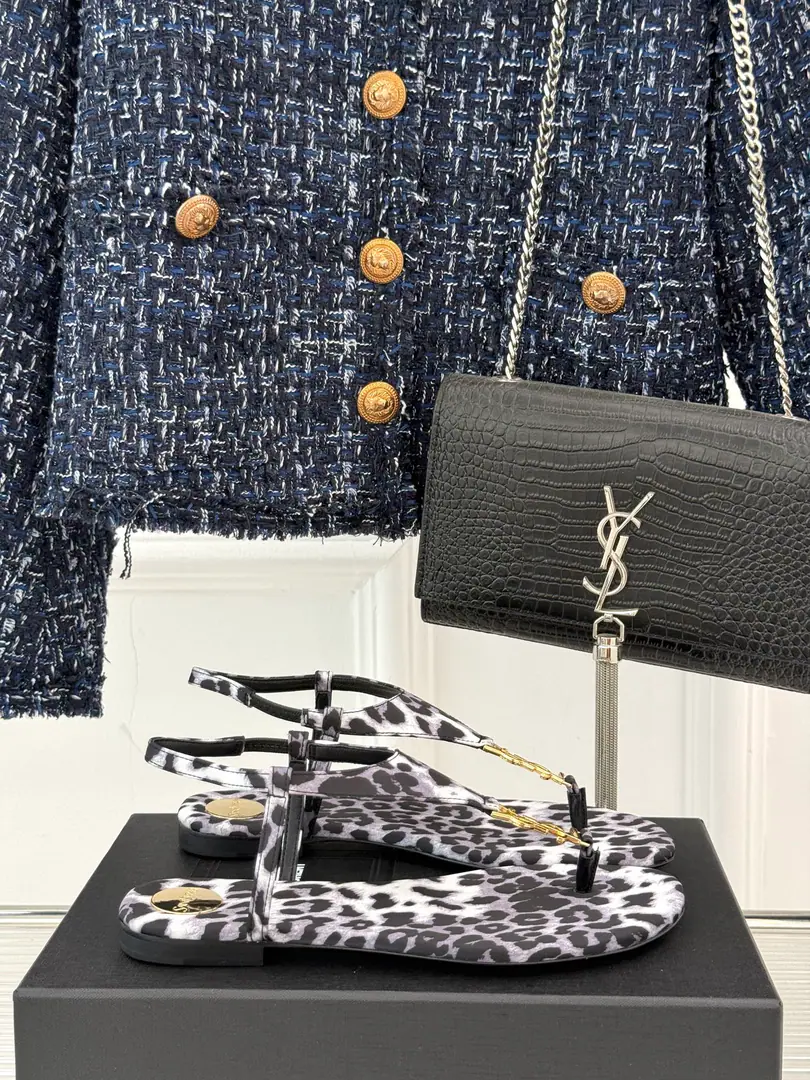 🏧𝐒𝐚𝐢𝐧𝐭 𝐋𝐚𝐮𝐫𝐞𝐧｜𝐘𝐒𝐋 St. Roland's new sprouts with sandals. A very stylish and stylish piece of paper. Shoes face is customized with original He's got a little foot in his head and a little sheep skin. Italian imports are so thick. Size: 35-40 [34.40Custom]