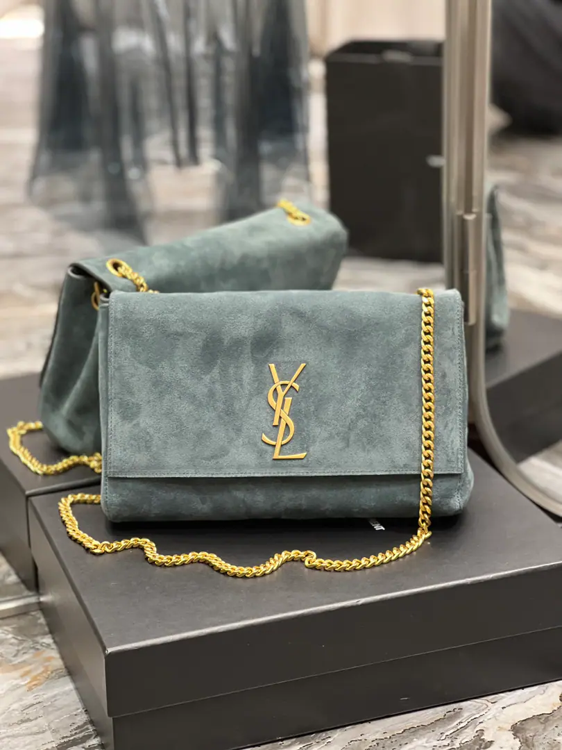 𝐊𝐚𝐭𝐞_Counter-dual, leather.&Skin Buying one bag is like owning two bags., Big deal._The Eternal Classic.kate, Don't worry about it. It's going to be obsolete., It's a style that can be used every quarter of the year., Spring and summer with a smooth skin., For the fall and winter, for the skin.！The chains can be broken.！ Model: 553804 Dimensions: 28.5x20x6cm