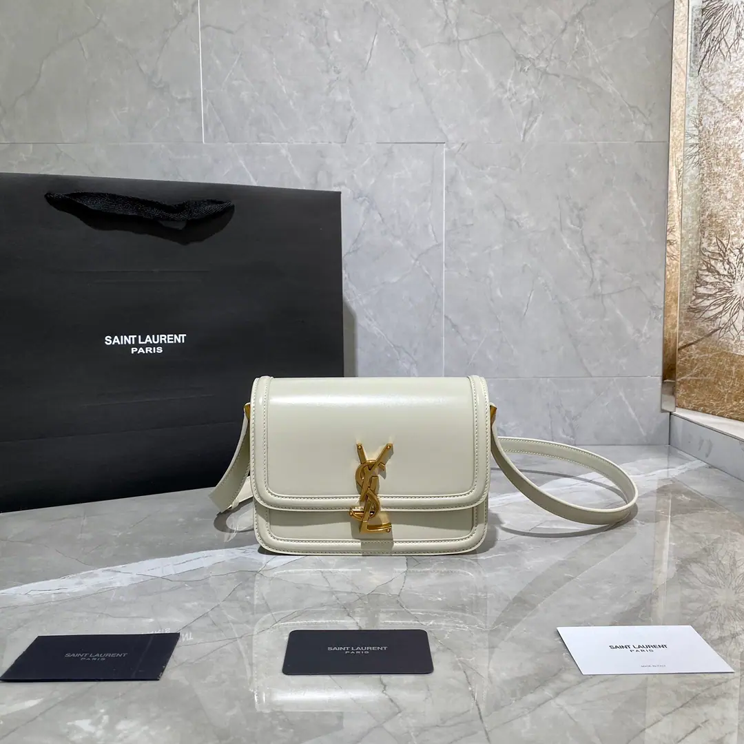 【𝑺𝑶𝑳𝑭𝑬𝑹𝑰𝑵𝑶 𝑩𝑶𝑿 】 2020 IT BAG_It's gonna be a big deal., The whole fashion circle was taken before the market., Nostalgia left bank., Inspired by the name of the left bank of Paris.Rue De SolferinoAs a name！The package is with the imported Italian toothpicks.BoxBullskins., The tenderness of the hand and skin is very good.！Three layers of organ separation., It's easy to accommodate everyday requirements., Newly designed.“L”Letters on the lower and upper side of the button, To completely reverse your knowledge of the buttons., I can't help but wonder., I can open the bag like this., It's not funny.！ Model: 634306 Dimensions: 19x13x5cm