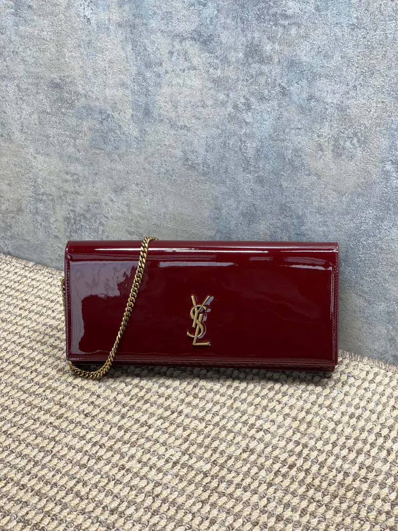 YSLThe chain armpit., The classic mirror is painted.+Gold chains., Jane is so smart.✨. HeadsYSLMetalLogo, It's full of texture.！It's a perfect size for a cell phone., The bag and the everyday stuff., The chains are single.orSlash, Telecommuting, The dinner can be easy.～Black gold is a hundred-and-a-half-pack., Fashion and practical., Yes.YSLOne of the hot ones., It's really worth it.！💼 Model: 851921 Dimensions: 28x12x4cm
