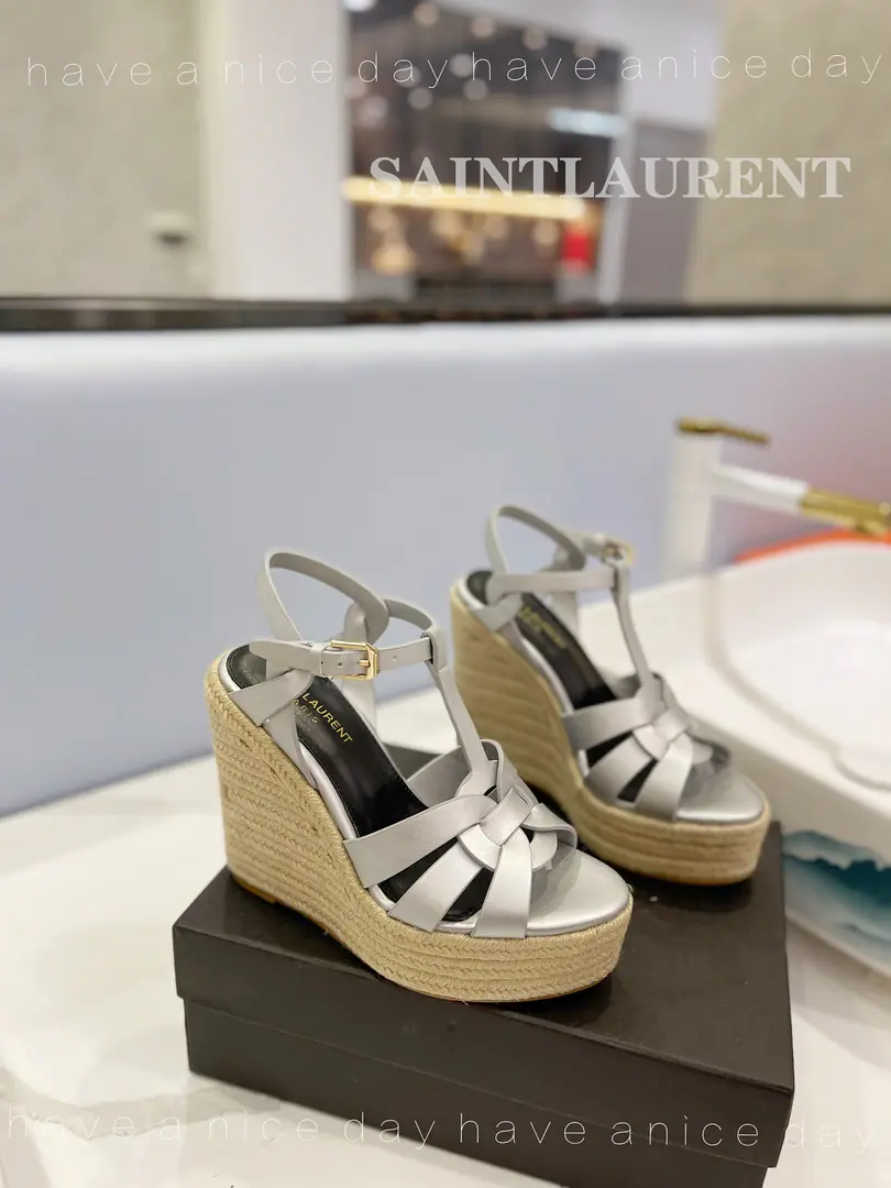 𝙎𝙖𝙞𝙣𝙩 𝙇𝙖𝙪𝙧𝙚𝙣𝙩 Saint Roland. 26High quality manufacture, The latest opposite sex and superb. ️️ Mrs. Super-Micchan-Spring Fashion., Sexy. Elegance The smell is more sexy.. Materials: Leather for the shoe.～The insides are covered with foot-and-skins. Otsumi!: Slurp-resistant rubber floors.. He's tall.: 12.5cm~Water-side.3.5cm Codes: 34～42 Standard Code（34.40.41.42You're gonna have to do it or not.）