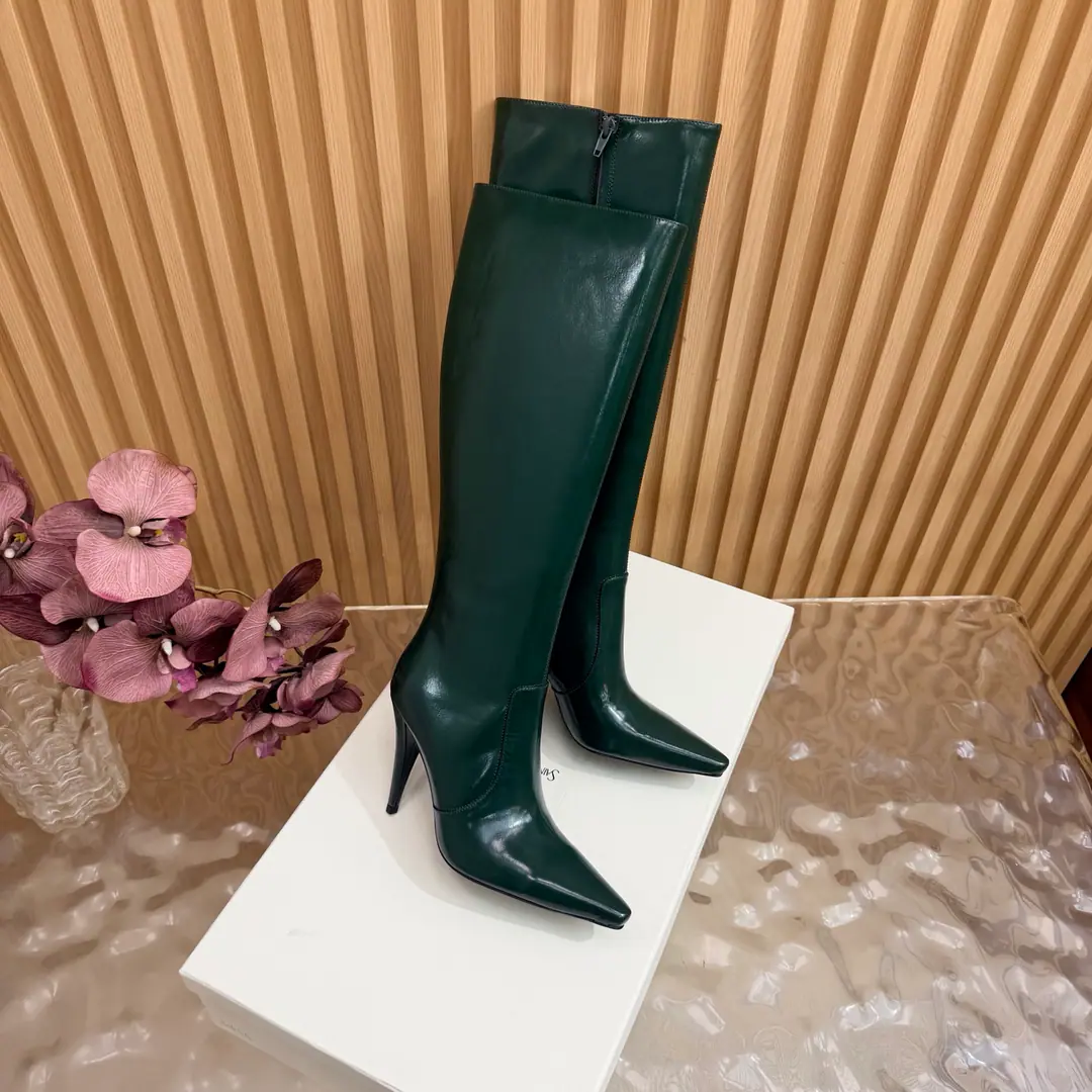 Top Version🖤Saint Laurent fw26 new arrival～ YSLSaint Roland.2026 The new spring and winter zippers are high and the ankle boots are sharp and short And ankle boots., A pair of square-shoes and a little high heels., %1 is internalLE CASSANDRE, Side zipper design. The whole shoe is very simple.～The little one is more sophisticated and fashionable and can see that the side of our boots is radians designed to be human legs.～The upper foot is so beautiful and so unchallenged.～Long legs.～It's a match for every occasion.～Autumn and winter wear the necessary supplies.！ Shoe.: Cow skin./Bullskins. Inside, put your feet on the inside.: Lamb skin. Shoes under the sole.: Italy is a big-ass country. He's tall.: 10.5cm Codes: 35-39（40.41.42I'll make sure I don't change it.