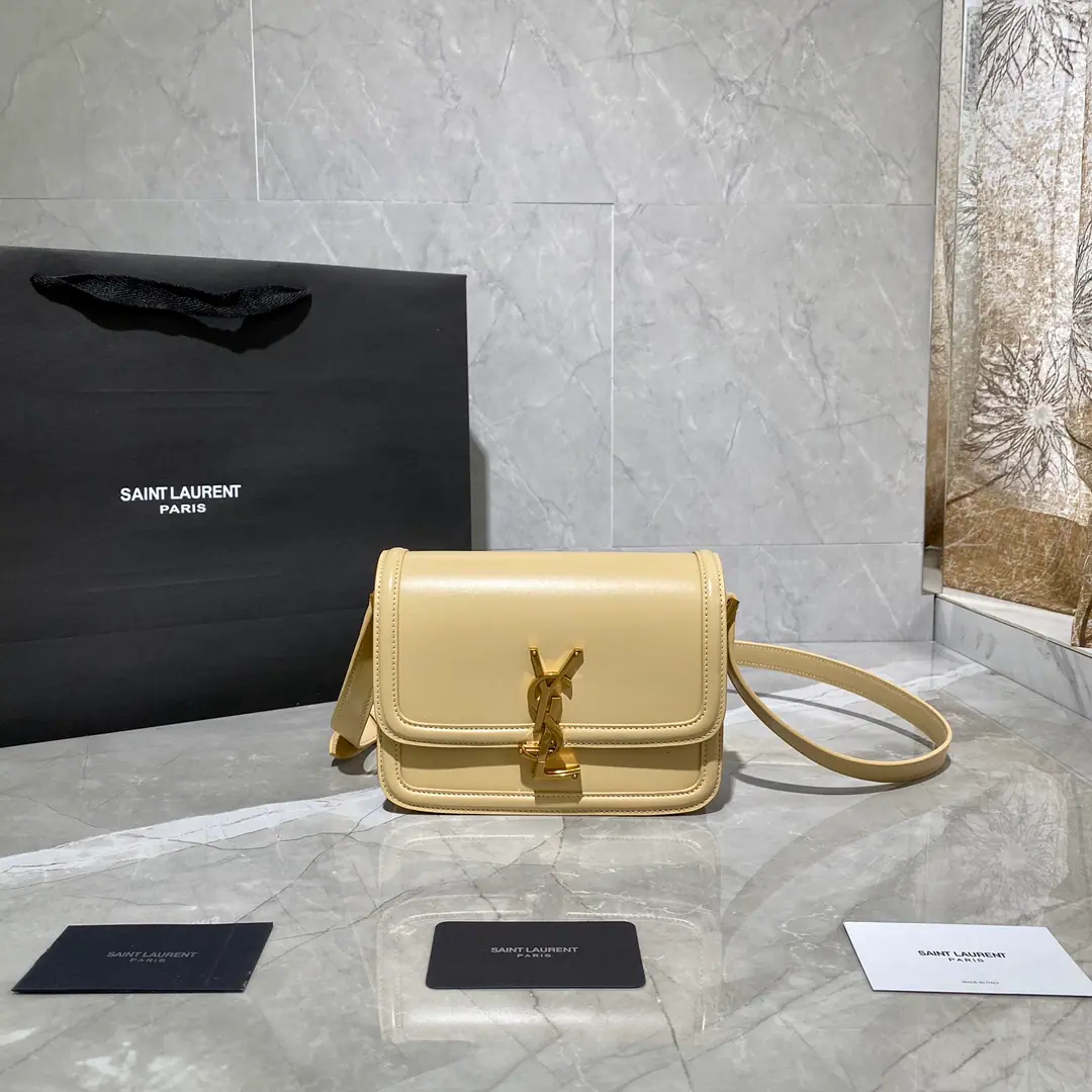 【𝑺𝑶𝑳𝑭𝑬𝑹𝑰𝑵𝑶 𝑩𝑶𝑿 】 2020 IT BAG_It's gonna be a big deal., The whole fashion circle was taken before the market., Nostalgia left bank., Inspired by the name of the left bank of Paris.Rue De SolferinoAs a name！The package is with the imported Italian toothpicks.BoxBullskins., The tenderness of the hand and skin is very good.！Three layers of organ separation., It's easy to accommodate everyday requirements., Newly designed.“L”Letters on the lower and upper side of the button, To completely reverse your knowledge of the buttons., I can't help but wonder., I can open the bag like this., It's not funny.！ Model: 634306 Dimensions: 19x13x5cm
