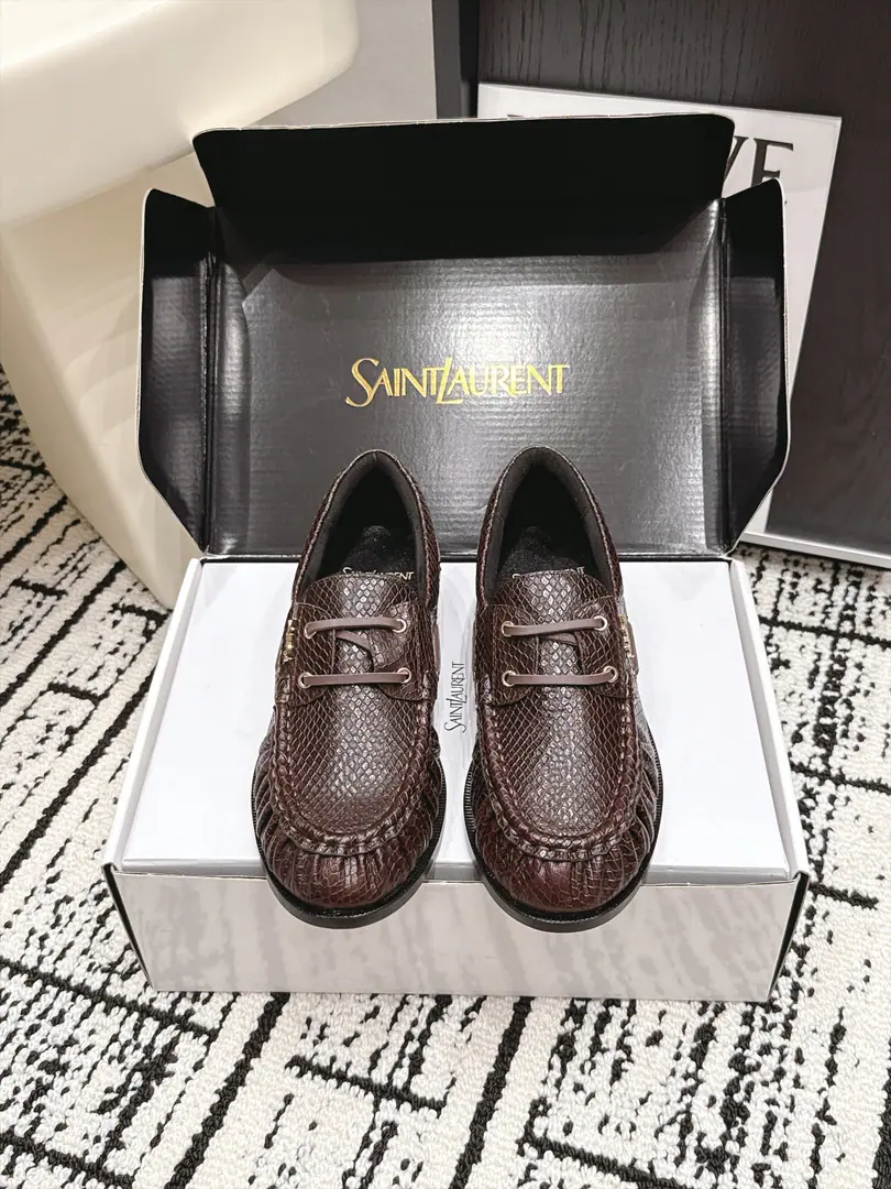 Requisition level Men Saint LaurentSaint Roland. 26/ New morning and autumn, I'm going to be a big fan of the Bean-Fook shoes. Saint Roland.YSLLeFou Doudous Shoes, Continue brand French style. The details of the wrinkles are fine.. - Oh, Pete., The ploughed cattle skin is optional., The soles of the flat and comfortable shoes., It's a combination of face and reality., Suitable suit., Tsk., Half skirt., Unlock the locks and put them on.. Fabulous.: Shea skin grinding sands./Counter-featur. Uchi.: Lamb skin. Otsumi!: Original Open Template Custom Bottom Size: 34-47（Women34 41 42 43 Men38 45 46 47Do it.）