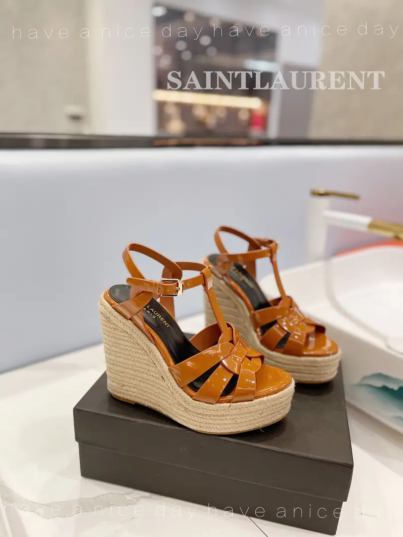 𝙎𝙖𝙞𝙣𝙩 𝙇𝙖𝙪𝙧𝙚𝙣𝙩 Saint Roland. 26High quality manufacture, The latest opposite sex and superb. ️️ Mrs. Super-Micchan-Spring Fashion., Sexy. Elegance The smell is more sexy.. Materials: The shoes are in the skin of the cow.～The insides are covered with foot-and-skins. Otsumi!: Slipperproof rubber floor.. He's tall.: 12.5cm~Water-side.3.5cm Codes: 34～42 Standard Code（34.40.41.42You're gonna have to do it or not.）