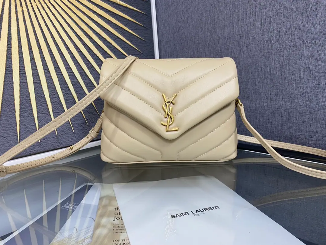 【🔝Top First List】yslThe cabinet's up to date with the slashing bags., Softly and stylishly flip the bag., Shoulder band adjustable, More straps to separate parts of the wristband., Disassemble into a withdrawal.（Handbag.）, Import of Italian original cattle skin, There's a zipper bag in the bag., 3A knob.！Multifunctional and special.！Model: 467072Dimensions: 20X14X7cm
