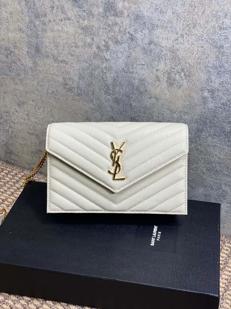 P YSLSaint Roland. A caviar striped bag. With a stripable shoulder belt. But as a handbag 6A knob. 1A zipper coin bag. 1A paper-coin layer. - It's a practical payment. Dimensions19×12.5×4 Encoding441974