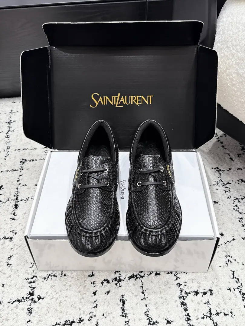 Men Saint LaurentSaint Roland. 26/ New morning and autumn, I'm going to be a big fan of the Bean-Fook shoes. Saint Roland.YSLLeFou Doudous Shoes, Continue brand French style. The details of the wrinkles are fine.. - Oh, Pete., The ploughed cattle skin is optional., The soles of the flat and comfortable shoes., It's a combination of face and reality., Suitable suit., Tsk., Half skirt., Unlock the locks and put them on.. ✔️Fabulous.: Shea skin grinding sands./Counter-featur. ✔️Uchi.: Lamb skin. ✔️Otsumi!: Original Open Template Custom Bottom ✔️Size: 34-47（Women34 41 42 43 Men38 45 46 47Do it.）