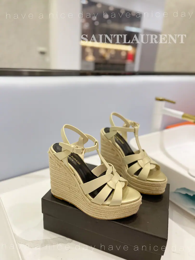 𝙎𝙖𝙞𝙣𝙩 𝙇𝙖𝙪𝙧𝙚𝙣𝙩 Saint Roland. 26High quality manufacture, The latest opposite sex and superb. ️️ Mrs. Super-Micchan-Spring Fashion., Sexy. Elegance The smell is more sexy.. Materials: Leather for the shoe.～The insides are covered with foot-and-skins. Otsumi!: Slurp-resistant rubber floors.. He's tall.: 12.5cm~Water-side.3.5cm Codes: 34～42 Standard Code（34.40.41.42You're gonna have to do it or not.）