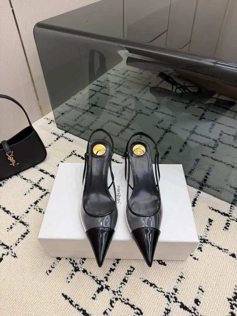Top QualitySaint Laurent / Saint Roland.LeeYSLThe beauty of my sister is San Roland, the human being. RoseThe same heels and sandal slippers are well-modified., Luxury metal chains These years...SLPIt's the high heels that get to understand the embarrassing impression of women who have gone to the market.ysl- A beautiful sandal slipper. Shoe.: - The paint film. Shoes under the sole.: That's a big one. Size: 35-42(40-42Customize or not change)