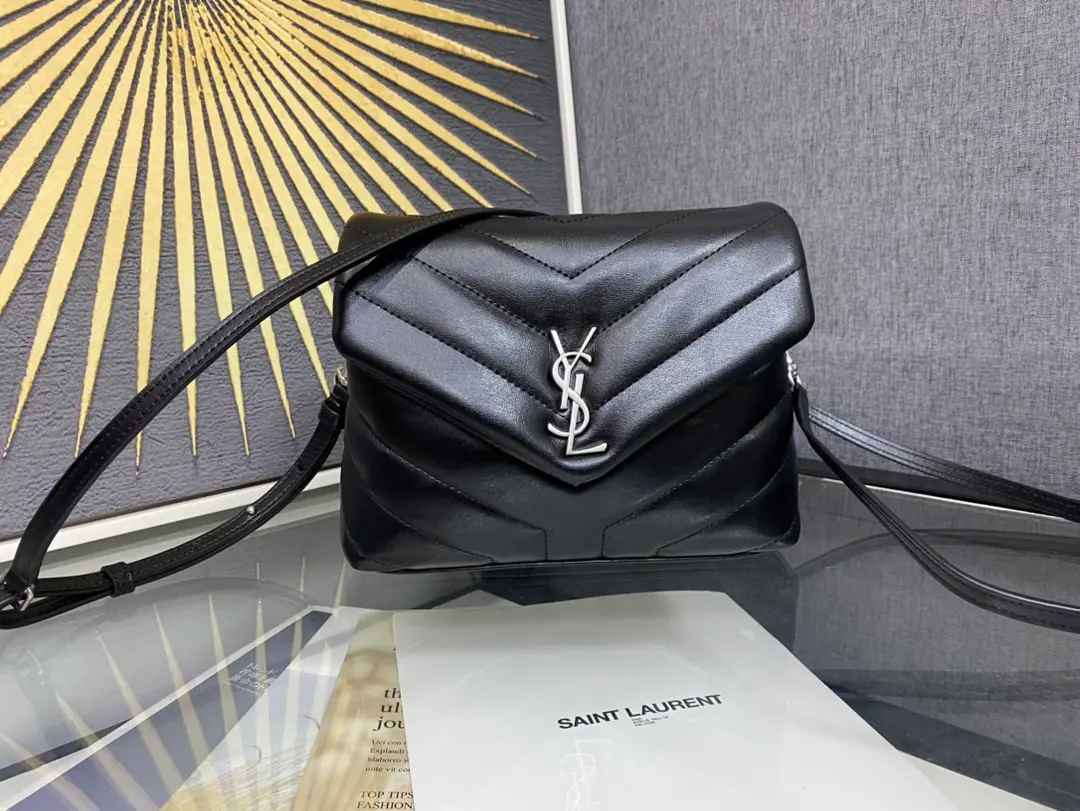 【🔝Top First List】yslThe cabinet's up to date with the slashing bags., Softly and stylishly flip the bag., Shoulder band adjustable, More straps to separate parts of the wristband., Disassemble into a withdrawal.（Handbag.）, Import of Italian original cattle skin, There's a zipper bag in the bag., 3A knob.！Multifunctional and special.！Model: 467072Dimensions: 20X14X7cm