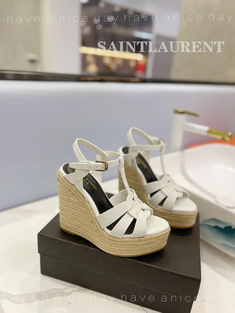 𝙎𝙖𝙞𝙣𝙩 𝙇𝙖𝙪𝙧𝙚𝙣𝙩 Saint Roland. 26High quality manufacture, The latest opposite sex and superb. ️️ Mrs. Super-Micchan-Spring Fashion., Sexy. Elegance The smell is more sexy.. Materials: Leather for the shoe.～The insides are covered with foot-and-skins. Otsumi!: Slurp-resistant rubber floors.. He's tall.: 12.5cm~Water-side.3.5cm Codes: 34～42 Standard Code（34.40.41.42You're gonna have to do it or not.）