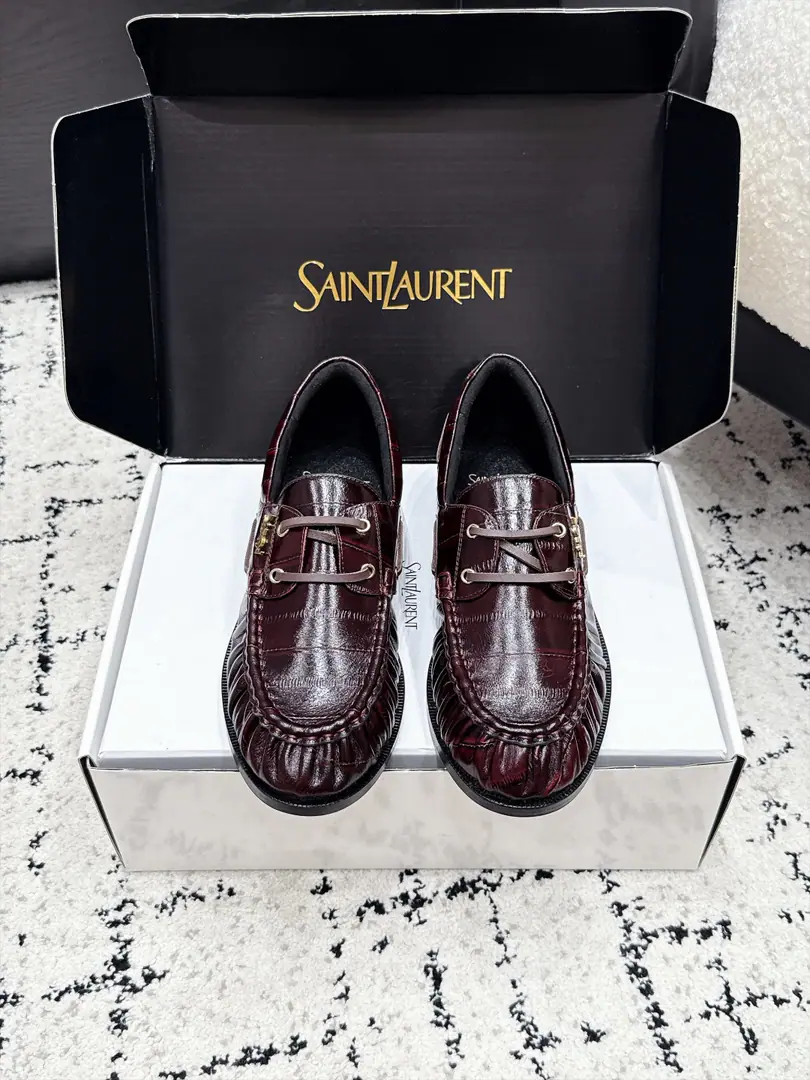 Men Saint LaurentSaint Roland. 26/ New morning and autumn, I'm going to be a big fan of the Bean-Fook shoes. Saint Roland.YSLLeFou Doudous Shoes, Continue brand French style. The details of the wrinkles are fine.. - Oh, Pete., The ploughed cattle skin is optional., The soles of the flat and comfortable shoes., It's a combination of face and reality., Suitable suit., Tsk., Half skirt., Unlock the locks and put them on.. ✔️Fabulous.: Shea skin grinding sands./Counter-featur. ✔️Uchi.: Lamb skin. ✔️Otsumi!: Original Open Template Custom Bottom ✔️Size: 34-47（Women34 41 42 43 Men38 45 46 47Do it.）