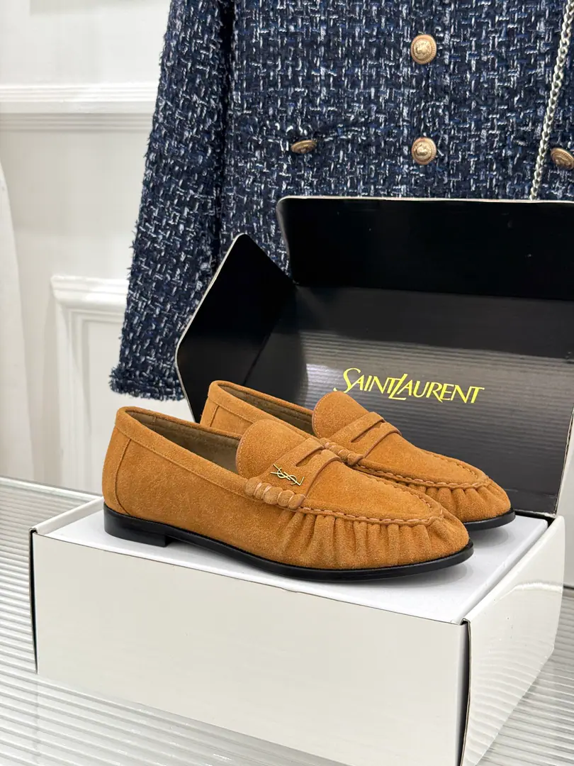 Female/Men 🏧𝐒𝐚𝐢𝐧𝐭 𝐋𝐚𝐮𝐫𝐞𝐧｜𝐘𝐒𝐋Saint Roland. New couple money.👫LeFlell Shoes. Top Version The fabric is imported in the original form. The insides are all sheep's skin. The original Italian import is really a big one. Female size: 35-43 [40.41.42.43Custom] Men: 38-47 [38.46.47Custom] A prototype plane box