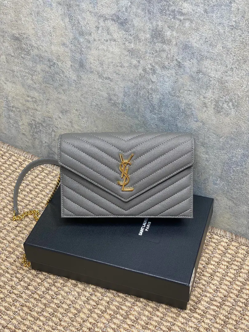 P YSLSaint Roland. A caviar striped bag. With a stripable shoulder belt. But as a handbag 6A knob. 1A zipper coin bag. 1A paper-coin layer. - It's a practical payment. Dimensions19×12.5×4 Encoding441974