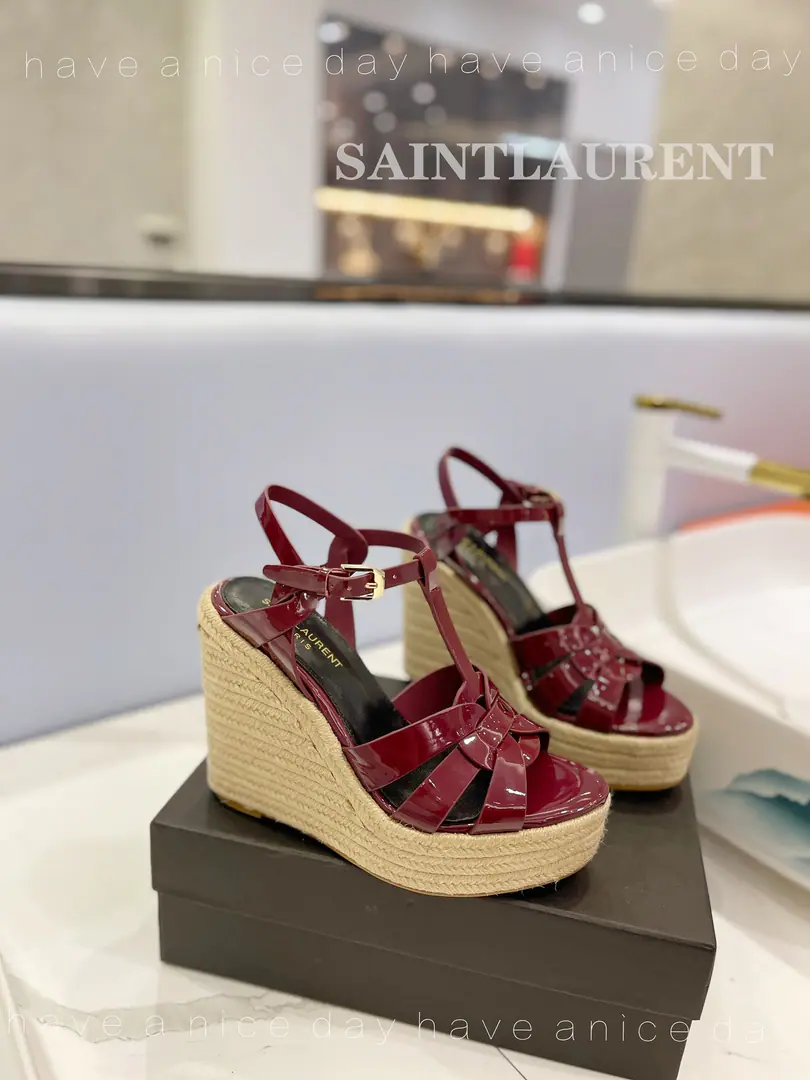 𝙎𝙖𝙞𝙣𝙩 𝙇𝙖𝙪𝙧𝙚𝙣𝙩 Saint Roland. 26High quality manufacture, The latest opposite sex and superb. ️️ Mrs. Super-Micchan-Spring Fashion., Sexy. Elegance The smell is more sexy.. Materials: The shoes are in the skin of the cow.～The insides are covered with foot-and-skins. Otsumi!: Slipperproof rubber floor.. He's tall.: 12.5cm~Water-side.3.5cm Codes: 34～42 Standard Code（34.40.41.42You're gonna have to do it or not.）
