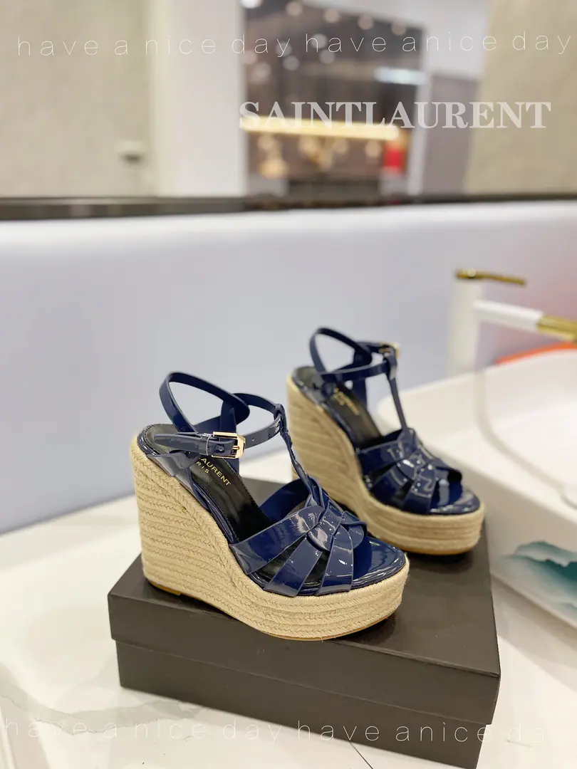 𝙎𝙖𝙞𝙣𝙩 𝙇𝙖𝙪𝙧𝙚𝙣𝙩 Saint Roland. 26High quality manufacture, The latest opposite sex and superb. ️️ Mrs. Super-Micchan-Spring Fashion., Sexy. Elegance The smell is more sexy.. Materials: The shoes are in the skin of the cow.～The insides are covered with foot-and-skins. Otsumi!: Slipperproof rubber floor.. He's tall.: 12.5cm~Water-side.3.5cm Codes: 34～42 Standard Code（34.40.41.42You're gonna have to do it or not.）
