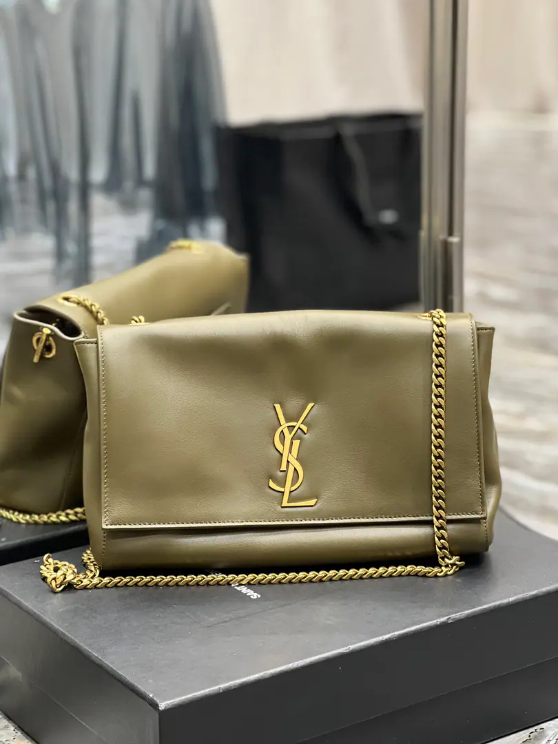 𝐊𝐚𝐭𝐞_Counter-dual, leather.&Skin Buying one bag is like owning two bags., Big deal._The Eternal Classic.kate, Don't worry about it. It's going to be obsolete., It's a style that can be used every quarter of the year., Spring and summer with a smooth skin., For the fall and winter, for the skin.！The chains can be broken.！ Model: 553804 Dimensions: 28.5x20x6cm