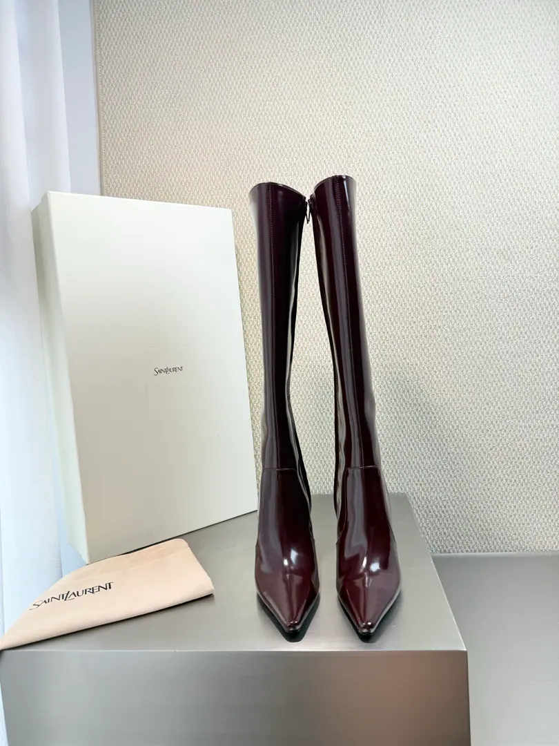 YSL- Knees and boots. Yvette Saint LaurentSaint Roland. logo Fine He's tall.10.5 Elegance Airfield Wine. Cow skin. The most women-friendly forest in the world. A dead-end shoe. Hold up the air.💪 Comfortable little sheep skin. Material The quality of the air is so high.💯 Importing sheep's skins Footie Comfortable. Italian imports are so thick. Codes: 35 36 37 38 39 40 41 42（40 41 42Sold） Packaging with cabinets