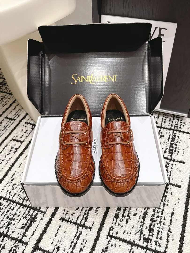 Requisition level Men Saint LaurentSaint Roland. 26/ New morning and autumn, I'm going to be a big fan of the Bean-Fook shoes. Saint Roland.YSLLeFou Doudous Shoes, Continue brand French style. The details of the wrinkles are fine.. - Oh, Pete., The ploughed cattle skin is optional., The soles of the flat and comfortable shoes., It's a combination of face and reality., Suitable suit., Tsk., Half skirt., Unlock the locks and put them on.. Fabulous.: Shea skin grinding sands./Counter-featur. Uchi.: Lamb skin. Otsumi!: Original Open Template Custom Bottom Size: 34-47（Women34 41 42 43 Men38 45 46 47Do it.）