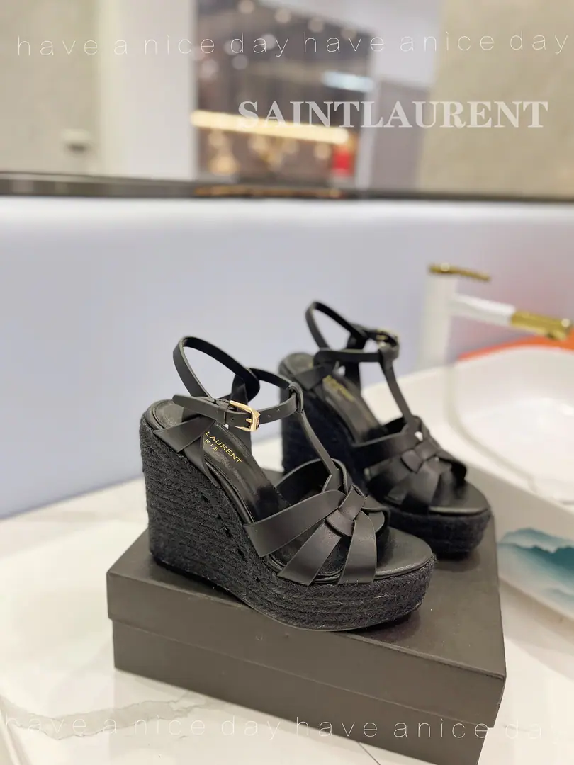 𝙎𝙖𝙞𝙣𝙩 𝙇𝙖𝙪𝙧𝙚𝙣𝙩 Saint Roland. 26High quality manufacture, The latest opposite sex and superb. ️️ Mrs. Super-Micchan-Spring Fashion., Sexy. Elegance The smell is more sexy.. Materials: Leather for the shoe.～The insides are covered with foot-and-skins. Otsumi!: Slurp-resistant rubber floors.. He's tall.: 12.5cm~Water-side.3.5cm Codes: 34～42 Standard Code（34.40.41.42You're gonna have to do it or not.）