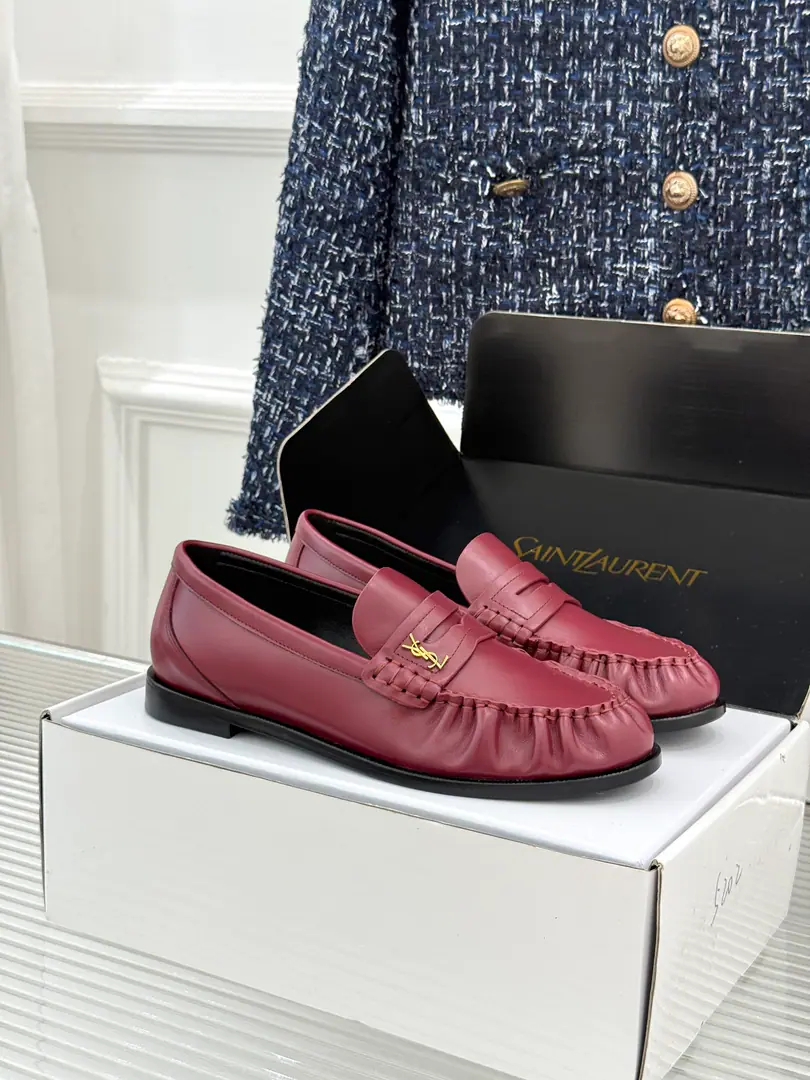 Female/Men 🏧𝐒𝐚𝐢𝐧𝐭 𝐋𝐚𝐮𝐫𝐞𝐧｜𝐘𝐒𝐋Saint Roland. New couple money.👫LeFlell Shoes. Top Version The fabric is imported from the original. The insides are all sheep's skin. The original Italian import is really a big one. Female size: 35-43 [40.41.42.43Custom] Men: 38-47 [38.46.47Custom] A prototype plane box