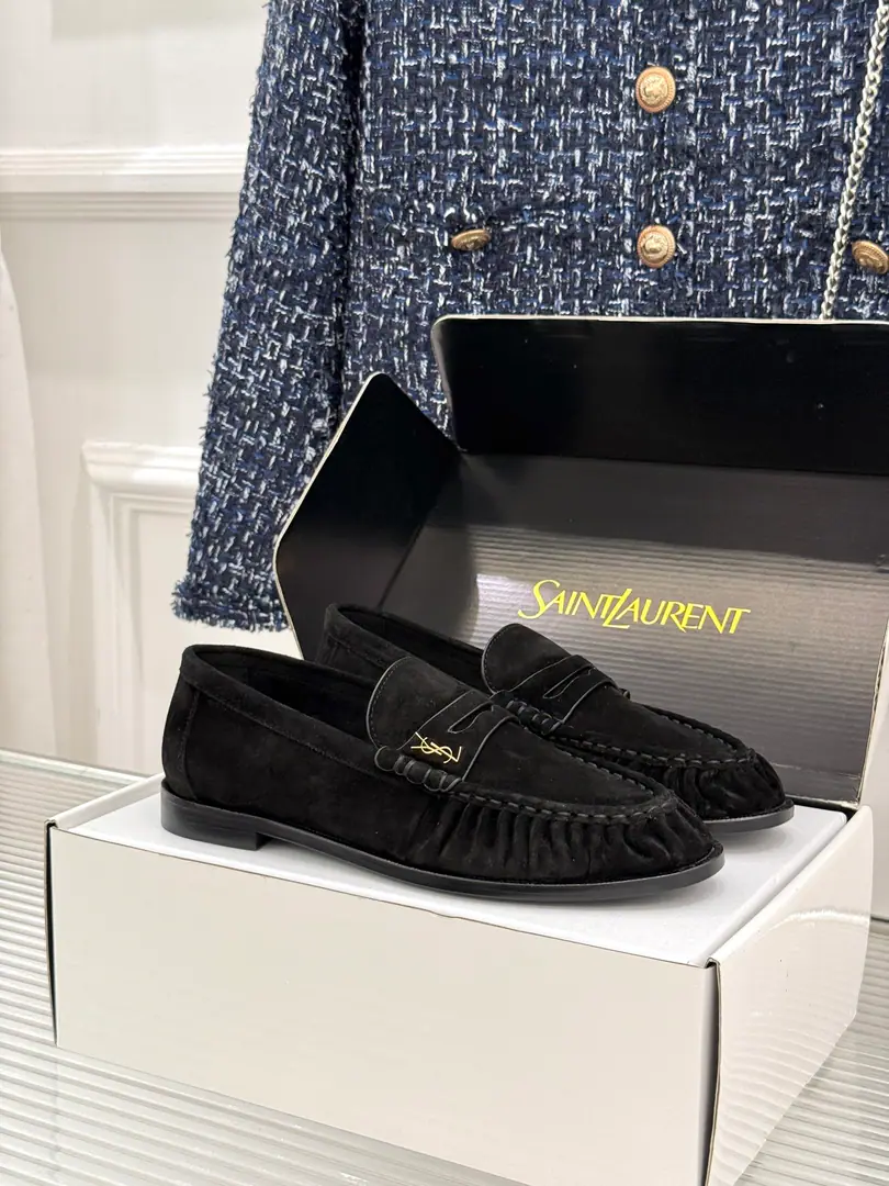 Female/Men 🏧𝐒𝐚𝐢𝐧𝐭 𝐋𝐚𝐮𝐫𝐞𝐧｜𝐘𝐒𝐋Saint Roland. New couple money.👫LeFlell Shoes. Top Version The fabric is imported in the original form. The insides are all sheep's skin. The original Italian import is really a big one. Female size: 35-43 [40.41.42.43Custom] Men: 38-47 [38.46.47Custom] A prototype plane box
