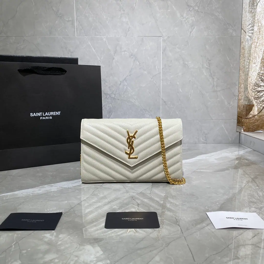 #𝑴𝒐𝒏𝒐𝒈𝒓𝒂𝒎 𝑾𝒐𝒄# MONOGRAMA caviar-twilighted envelope..A super-functional little bag., The classic style., Upgrade the most advanced version, %Italian cattle skins are finely crafted.. Custom MetalsYHome.logoShow your personality.. Retrieval design to ensure security of use. The bag is big., It's in the bag.20A card slot., Two banknotes., Two central partitions., A zipper bag., Everything.！ Model: 377828 Dimensions: 22.5x14x4cm