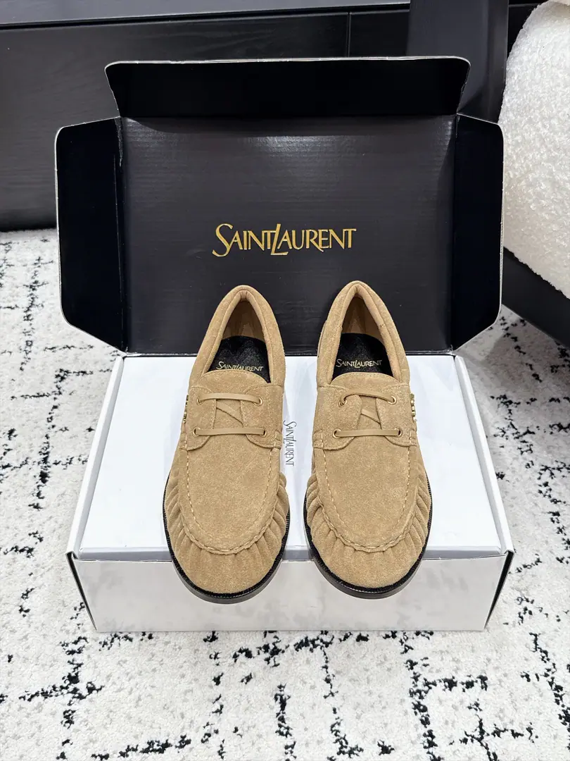 Men Saint LaurentSaint Roland. 26/ New morning and autumn, I'm going to be a big fan of the Bean-Fook shoes. Saint Roland.YSLLeFou Doudous Shoes, Continue brand French style. The details of the wrinkles are fine.. - Oh, Pete., The ploughed cattle skin is optional., The soles of the flat and comfortable shoes., It's a combination of face and reality., Suitable suit., Tsk., Half skirt., Unlock the locks and put them on.. ✔️Fabulous.: Shea skin grinding sands./Counter-featur. ✔️Uchi.: Lamb skin. ✔️Otsumi!: Original Open Template Custom Bottom ✔️Size: 34-47（Women34 41 42 43 Men38 45 46 47Do it.）
