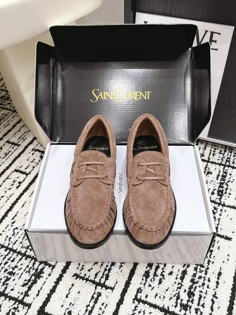 Requisition level Men Saint LaurentSaint Roland. 26/ New morning and autumn, I'm going to be a big fan of the Bean-Fook shoes. Saint Roland.YSLLeFou Doudous Shoes, Continue brand French style. The details of the wrinkles are fine.. - Oh, Pete., The ploughed cattle skin is optional., The soles of the flat and comfortable shoes., It's a combination of face and reality., Suitable suit., Tsk., Half skirt., Unlock the locks and put them on.. Fabulous.: Shea skin grinding sands./Counter-featur. Uchi.: Lamb skin. Otsumi!: Original Open Template Custom Bottom Size: 34-47（Women34 41 42 43 Men38 45 46 47Do it.）