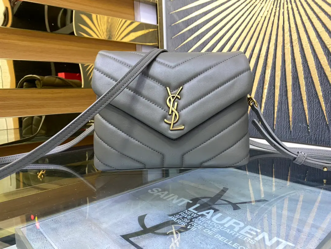 【🔝Top First List】yslThe cabinet's up to date with the slashing bags., Softly and stylishly flip the bag., Shoulder band adjustable, More straps to separate parts of the wristband., Disassemble into a withdrawal.（Handbag.）, Import of Italian original cattle skin, There's a zipper bag in the bag., 3A knob.！Multifunctional and special.！Model: 467072Dimensions: 20X14X7cm
