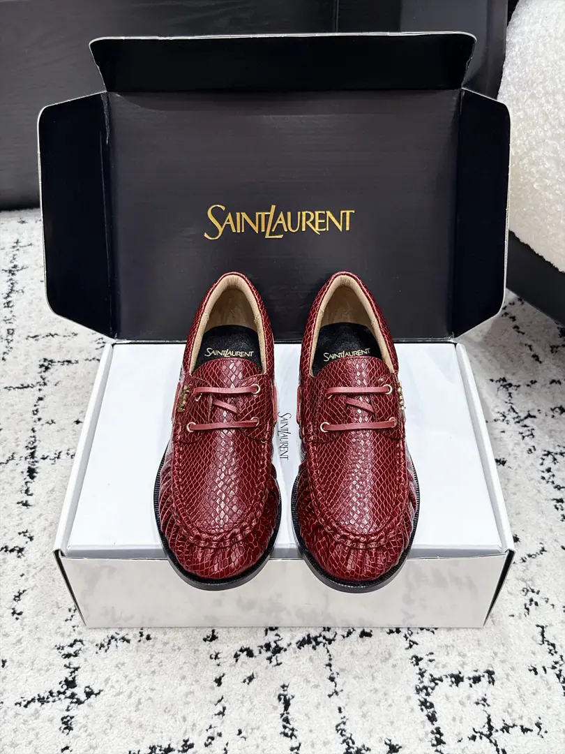 Men Saint LaurentSaint Roland. 26/ New morning and autumn, I'm going to be a big fan of the Bean-Fook shoes. Saint Roland.YSLLeFou Doudous Shoes, Continue brand French style. The details of the wrinkles are fine.. - Oh, Pete., The ploughed cattle skin is optional., The soles of the flat and comfortable shoes., It's a combination of face and reality., Suitable suit., Tsk., Half skirt., Unlock the locks and put them on.. ✔️Fabulous.: Shea skin grinding sands./Counter-featur. ✔️Uchi.: Lamb skin. ✔️Otsumi!: Original Open Template Custom Bottom ✔️Size: 34-47（Women34 41 42 43 Men38 45 46 47Do it.）