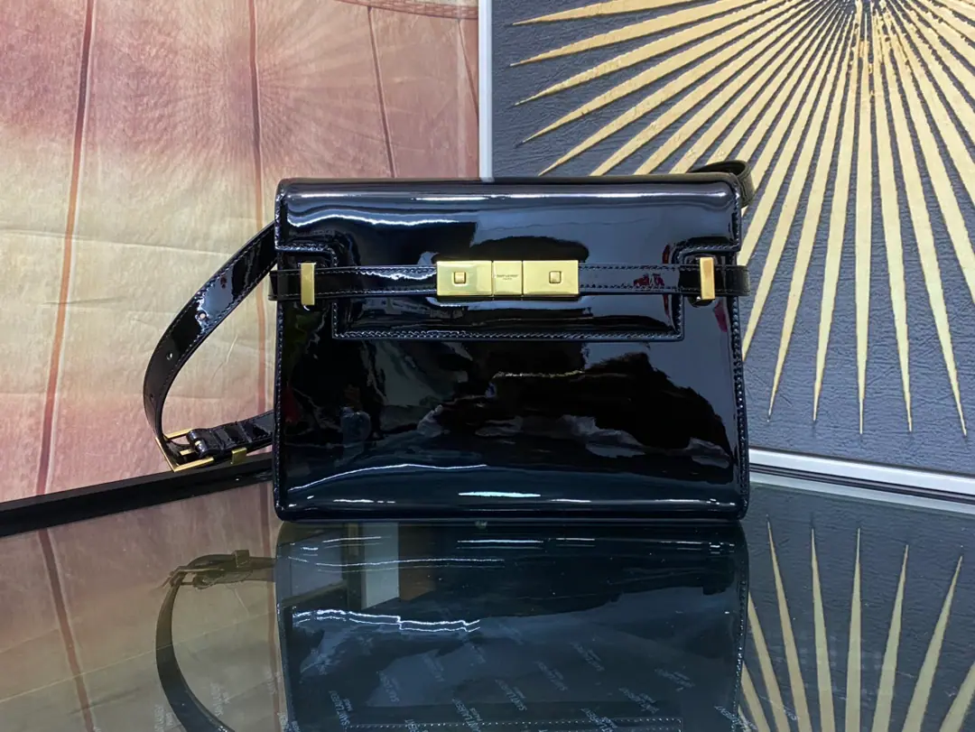 【𝙈𝙖𝙣𝙝𝙖𝙩𝙩𝙖𝙣 𝟮𝟰𝙘𝙢】The new money is synchronized with the cabinet.ManhattanThe Barbarbone.24cmNew arrival.！The latest bag is the manhattan stick., - It's a classic.logo, Instead of a low-profile, simple design style, It's a little like...HKelly from the house., It smells like retro.！Business➕The combination of leisure., All in all, it's a hundred.！You can hold it., It can be single or slashed., A pack of them., Meet the business lady., And I'm happy with the girl's leisure.！The original piece of skin., Perfect line of work., The fine hardware has made the whole bag smell of high-end.！ Model: 675626Painted skin. Dimensions: 24x17.5x6cm