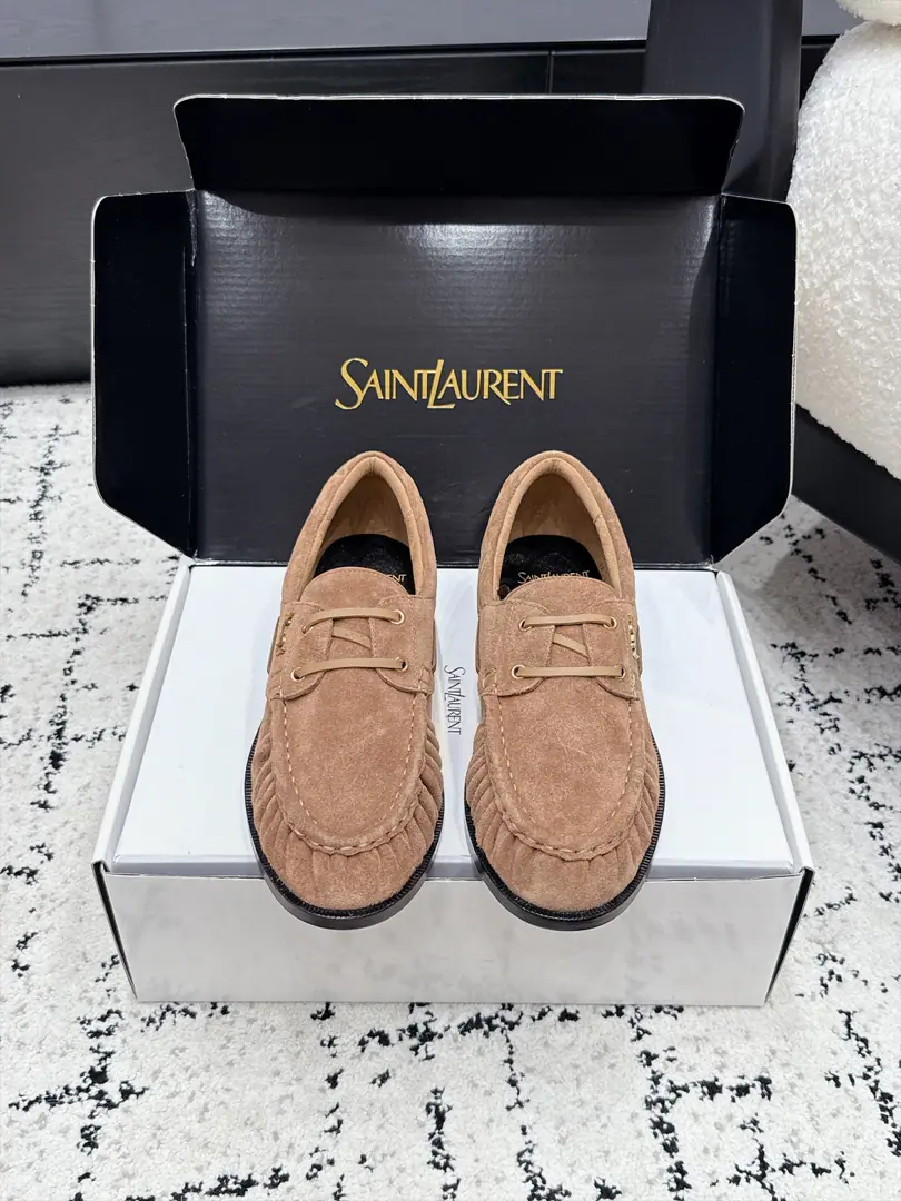 Men Saint LaurentSaint Roland. 26/ New morning and autumn, I'm going to be a big fan of the Bean-Fook shoes. Saint Roland.YSLLeFou Doudous Shoes, Continue brand French style. The details of the wrinkles are fine.. - Oh, Pete., The ploughed cattle skin is optional., The soles of the flat and comfortable shoes., It's a combination of face and reality., Suitable suit., Tsk., Half skirt., Unlock the locks and put them on.. ✔️Fabulous.: Shea skin grinding sands./Counter-featur. ✔️Uchi.: Lamb skin. ✔️Otsumi!: Original Open Template Custom Bottom ✔️Size: 34-47（Women34 41 42 43 Men38 45 46 47Do it.）