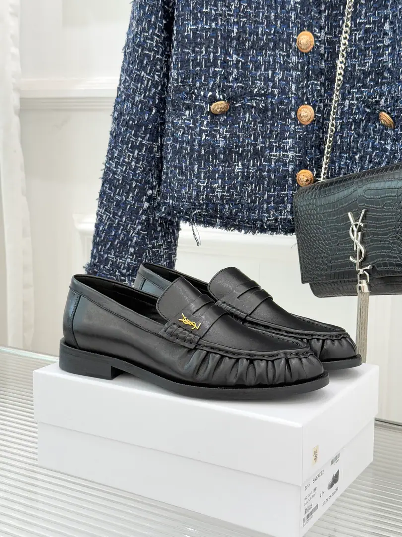 🏧𝐒𝐚𝐢𝐧𝐭 𝐋𝐚𝐮𝐫𝐞𝐧｜𝐘𝐒𝐋San Roland, the wrinkled man.👨‍💼LeFlell Shoes. The classic almond-shaped design of the shoehead. Smart-mixed feet., Pull the foot line up visually. ♪ And show grace and grace ♪. Facework customized leather with original The insides are all sheep's skin. Italian imports are so thick. Men38-47 [38.45/46/47Custom]