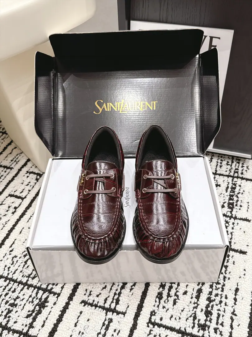 Requisition level Men Saint LaurentSaint Roland. 26/ New morning and autumn, I'm going to be a big fan of the Bean-Fook shoes. Saint Roland.YSLLeFou Doudous Shoes, Continue brand French style. The details of the wrinkles are fine.. - Oh, Pete., The ploughed cattle skin is optional., The soles of the flat and comfortable shoes., It's a combination of face and reality., Suitable suit., Tsk., Half skirt., Unlock the locks and put them on.. Fabulous.: Shea skin grinding sands./Counter-featur. Uchi.: Lamb skin. Otsumi!: Original Open Template Custom Bottom Size: 34-47（Women34 41 42 43 Men38 45 46 47Do it.）