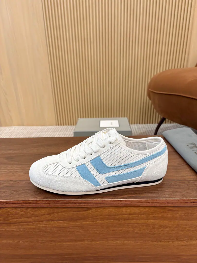 Plant Tom Ford. TOM FORDNew money., The cargo. J1595ICL NCREAM Functions: Breathe. Pattern: Sports and leisure shoes Gender application: Men Close: Tie it. Is the market equal?: Yes. Applied scene: Sports The cargo.: J1595ICL NCREAM Fabulous.: Cowskin.. Rubber Description: Bandage Design·The shoe-tucking thing has a tattoo.．The shoe side with the logo.．The back of the back and back with the logo.．In the eye.．Bottom of foam rubber·Rubber soles, 39-44（38/45/46- It's a deal.）The transmission will blow.………[John.][John.][John.][John.]