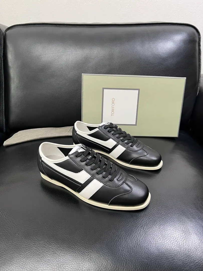 ⚠️Just change the code and don't back off.⚠️ TOM FORD Cambridge High Quality Top-level craft The cabinet is new., The shoes are for the pastry., Imported rinded cattle mats., Shoes under the sole.: The original plant is used for the original base., It's super comfortable to be a sole-acting base., The original factory and the single., High Quality, Welcome to the comparison., Codes 39-44(Make a reservation.38 45)