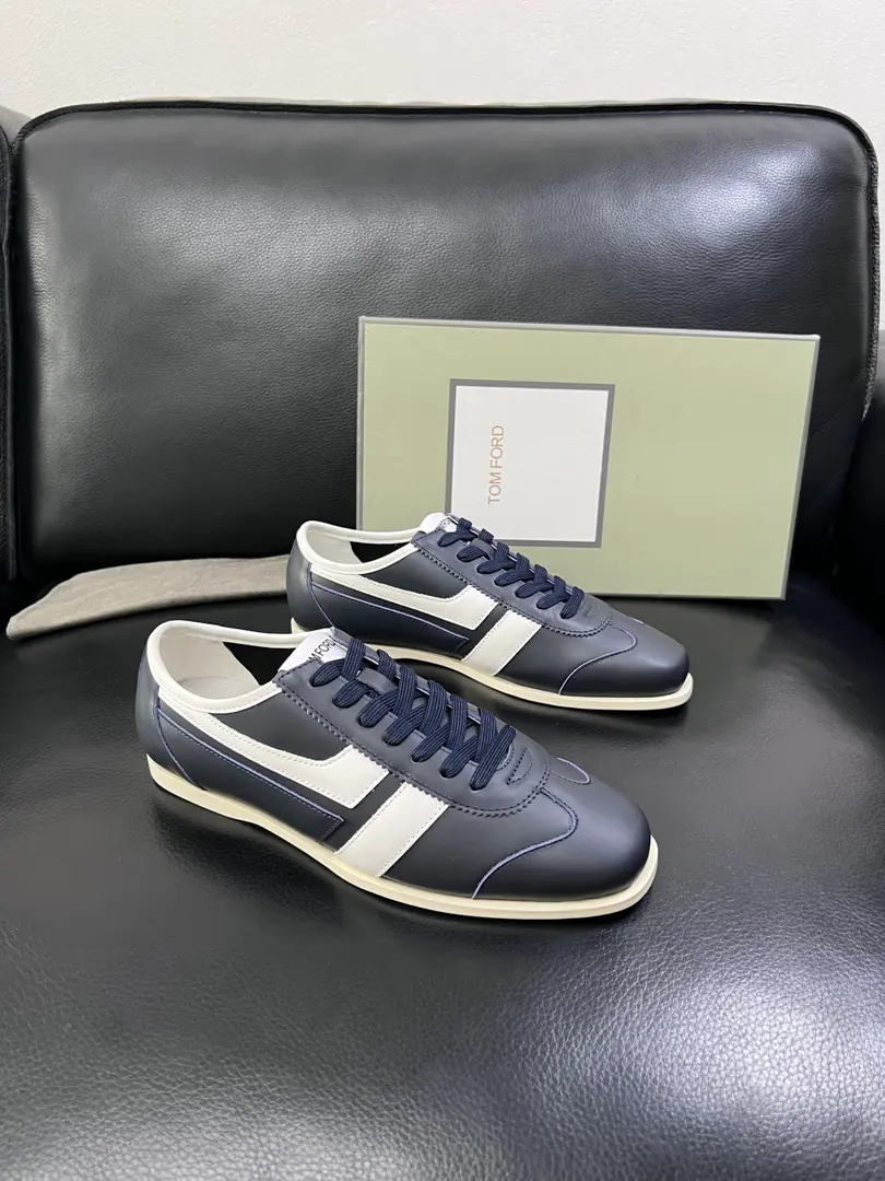 ⚠️Just change the code and don't back off.⚠️ TOM FORD Cambridge High Quality Top-level craft The cabinet is new., The shoes are for the pastry., Imported rinded cattle mats., Shoes under the sole.: The original plant is used for the original base., It's super comfortable to be a sole-acting base., The original factory and the single., High Quality, Welcome to the comparison., Codes 39-44(Make a reservation.38 45)