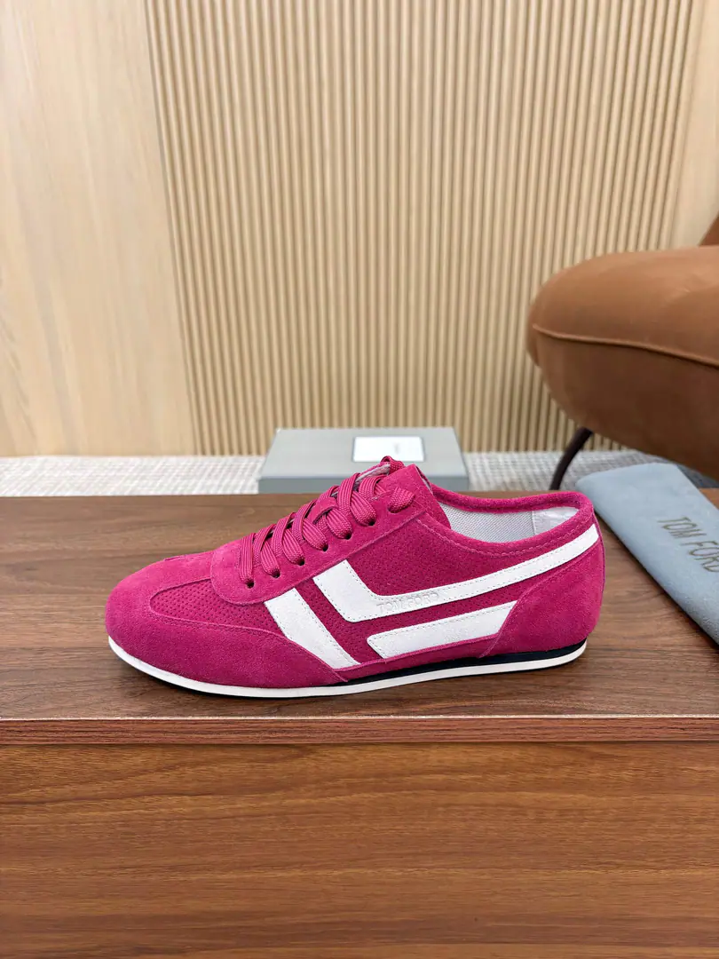 Plant Tom Ford. TOM FORDNew money., The cargo. J1595ICL NCREAM Functions: Breathe. Pattern: Sports and leisure shoes Gender application: Men Close: Tie it. Is the market equal?: Yes. Applied scene: Sports The cargo.: J1595ICL NCREAM Fabulous.: Cowskin.. Rubber Description: Bandage Design·The shoe-tucking thing has a tattoo.．The shoe side with the logo.．The back of the back and back with the logo.．In the eye.．Bottom of foam rubber·Rubber soles, 39-44（38/45/46- It's a deal.）The transmission will blow.………[John.][John.][John.][John.]