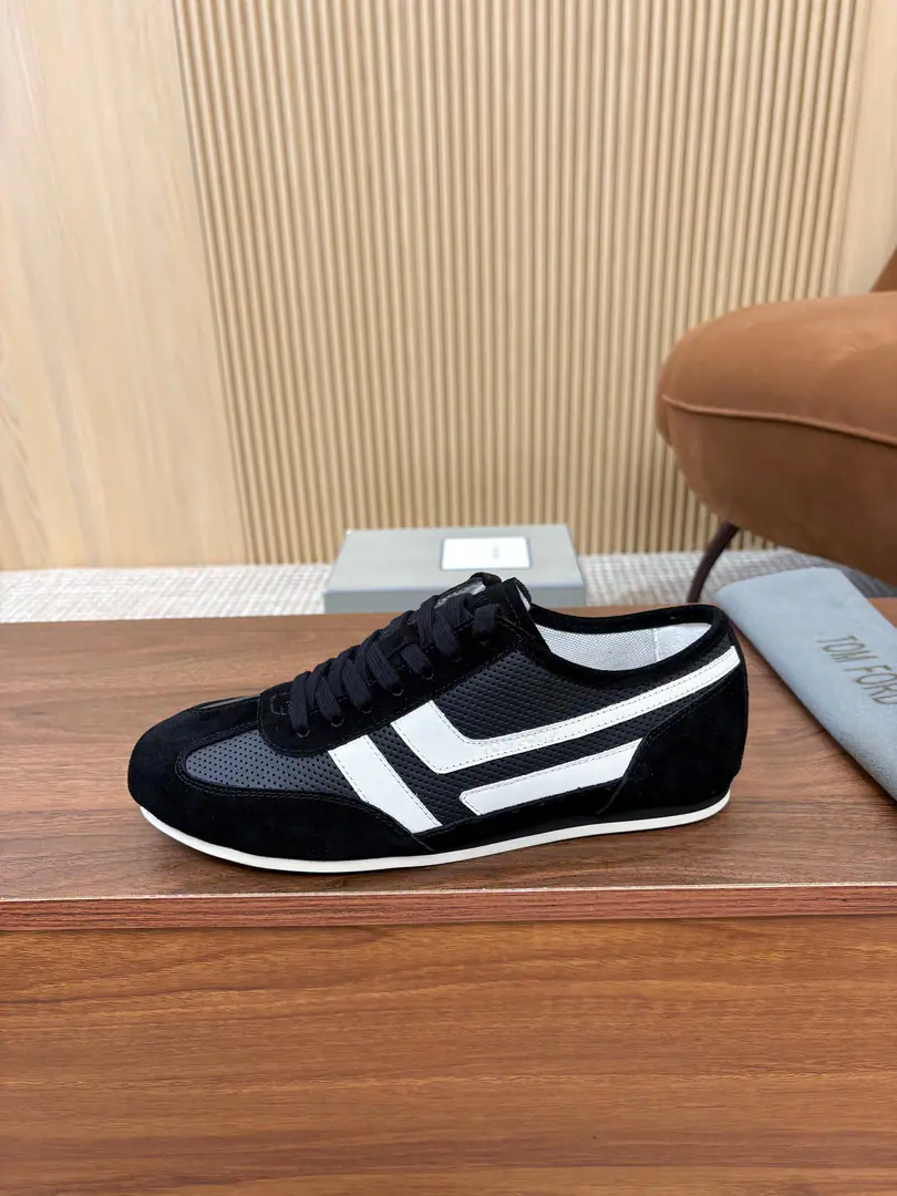 Plant Tom Ford. TOM FORDNew money., The cargo. J1595ICL NCREAM Functions: Breathe. Pattern: Sports and leisure shoes Gender application: Men Close: Tie it. Is the market equal?: Yes. Applied scene: Sports The cargo.: J1595ICL NCREAM Fabulous.: Cowskin.. Rubber Description: Bandage Design·The shoe-tucking thing has a tattoo.．The shoe side with the logo.．The back of the back and back with the logo.．In the eye.．Bottom of foam rubber·Rubber soles, 39-44（38/45/46- It's a deal.）The transmission will blow.………[John.][John.][John.][John.]