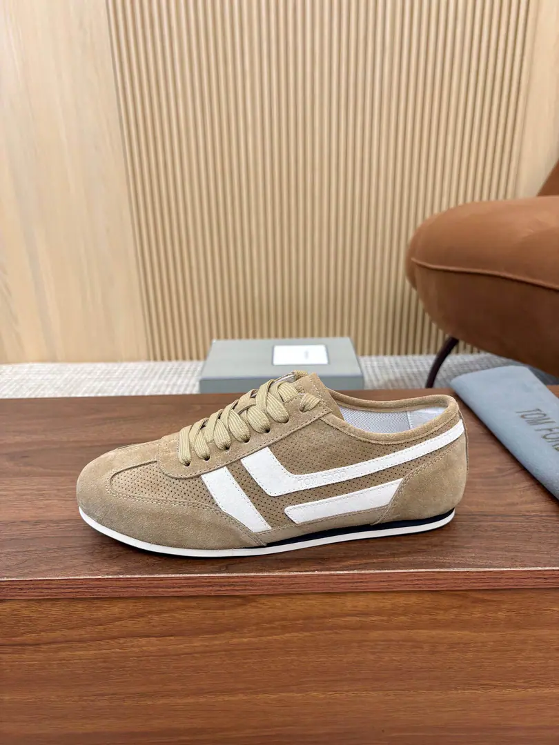 Plant Tom Ford. TOM FORDNew money., The cargo. J1595ICL NCREAM Functions: Breathe. Pattern: Sports and leisure shoes Gender application: Men Close: Tie it. Is the market equal?: Yes. Applied scene: Sports The cargo.: J1595ICL NCREAM Fabulous.: Cowskin.. Rubber Description: Bandage Design·The shoe-tucking thing has a tattoo.．The shoe side with the logo.．The back of the back and back with the logo.．In the eye.．Bottom of foam rubber·Rubber soles, 39-44（38/45/46- It's a deal.）The transmission will blow.………[John.][John.][John.][John.]